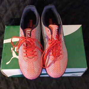 Men puma tennis shoes 👟 once worn